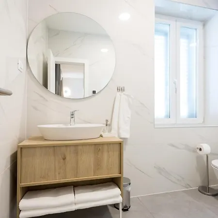 Διαμέρισμα Floor Luxury *